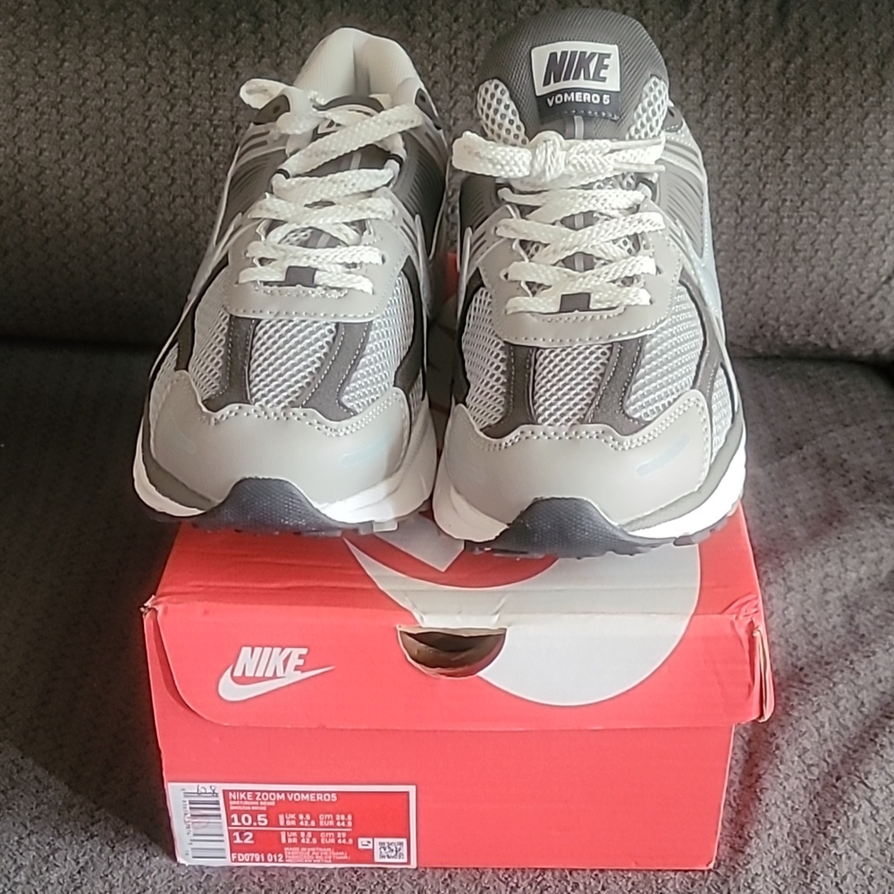 Men's Nike Vomero 5 (Bowerman Series) NIB